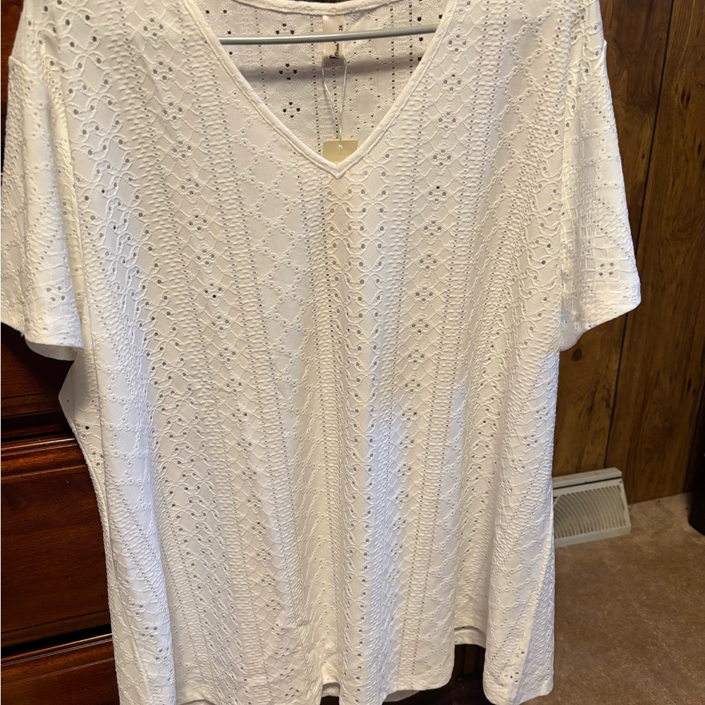 Elegant White Lace Women's Top